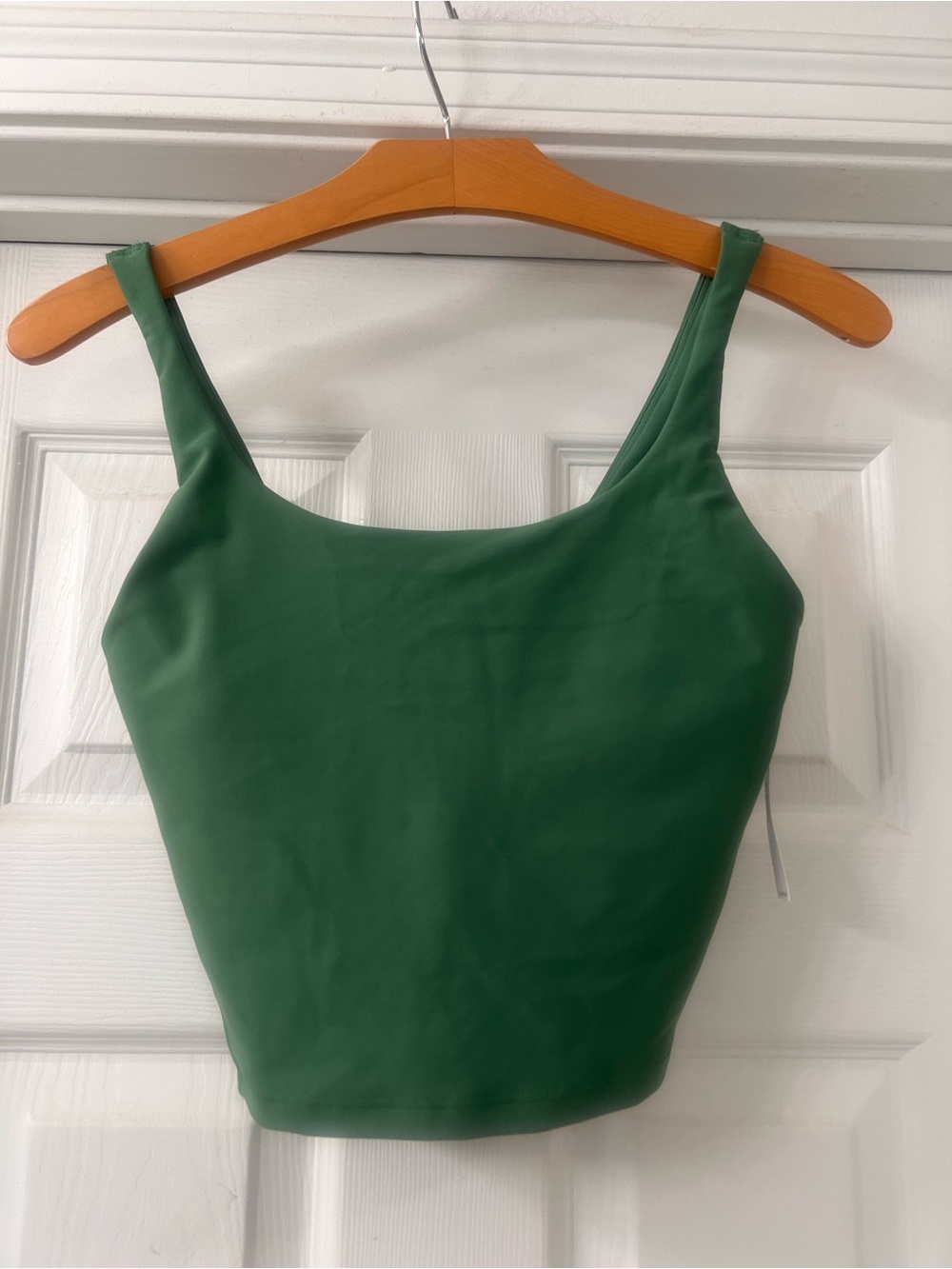 Old Navy Emerald Green Scoop Neck Crop Top Sz Small 
Workout /Active